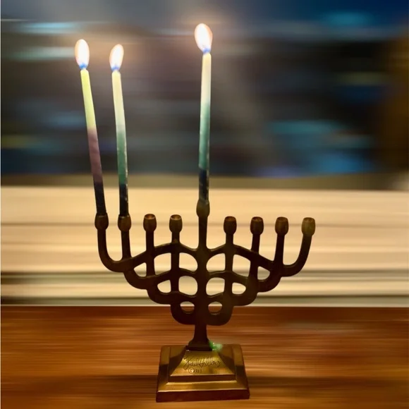 Vintage Brass Menorah Artist Signed Fred Hollinger MCM Brutalist Hanukkah Gift - Picture 4 of 8